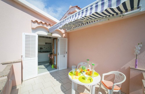 Zrce Apartment | One bedroom apartment with terrace Novalja, Pag (A-6490-c)