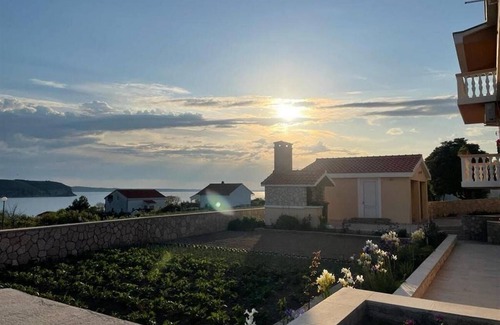 Rtina Apartment | One bedroom apartment with balcony and sea view Rtina - Miočići, Zadar (A-13072-c)