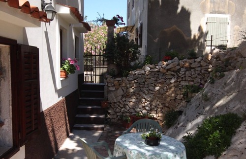 Cunski Apartment | One bedroom apartment with air-conditioning Ćunski, Lošinj (A-2498-a)