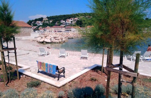Pitve Apartment | One bedroom apartment with air-conditioning Pitve, Hvar (A-22114-b)