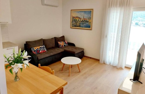 Marina Apartment | One bedroom apartment with terrace and sea view Marina, Trogir (A-9037-d)