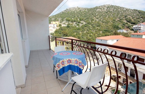 Marina Apartment | One bedroom apartment with balcony and sea view Marina, Trogir (A-10003-a)