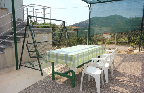 Poljica Apartment | One bedroom apartment with terrace and sea view Poljica, Trogir (A-10010-a)