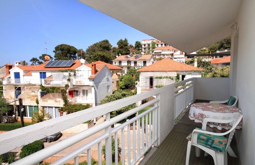 Island Hvar Apartment | One bedroom apartment with balcony Jelsa, Hvar (A-196-b)