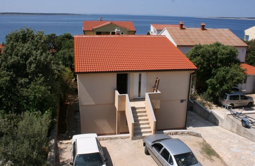 Mandre Apartment | One bedroom apartment with terrace Mandre, Pag (A-6516-c)