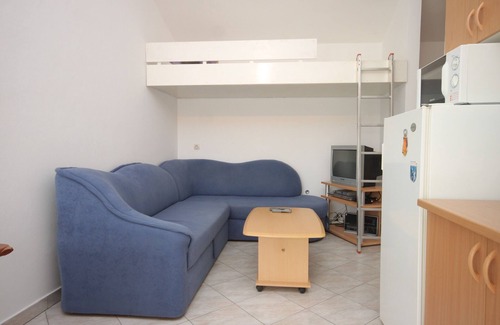 Preko Apartment | One bedroom apartment with terrace Preko, Ugljan (A-8232-b)