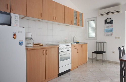 Preko Apartment | One bedroom apartment with terrace Preko, Ugljan (A-8232-b)