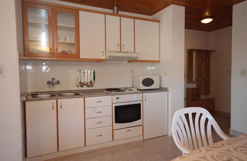 Preko Apartment | One bedroom apartment with terrace and sea view Preko, Ugljan (A-8417-b)