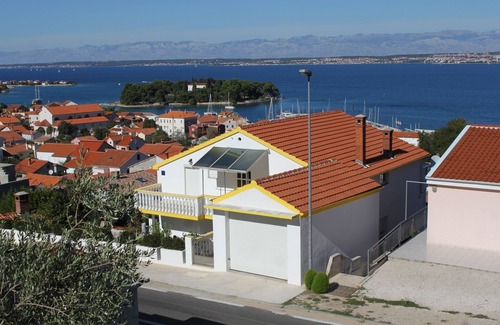Preko Apartment | One bedroom apartment with terrace and sea view Preko, Ugljan (A-8417-b)