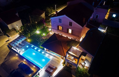 Preko Apartment | One bedroom apartment with terrace and sea view Preko, Ugljan (A-14163-a)
