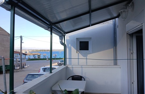 Tkon Apartment | One bedroom apartment with terrace and sea view Tkon, Pašman (A-17360-c)