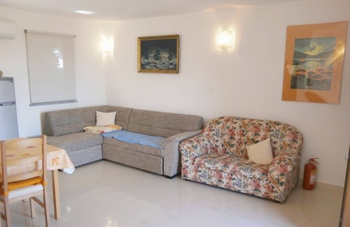 Valun Apartment | One bedroom apartment with balcony and sea view Valun, Cres (A-8086-c)