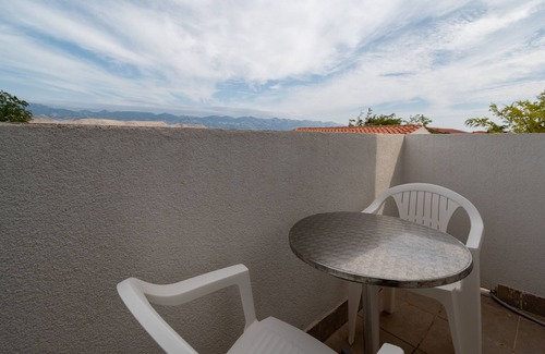 Zrce Apartment | One bedroom apartment with terrace and sea view Sveti Marko, Pag (A-21654-b)