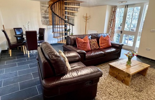 Dolgellau Cottage | One Bedroom Cottage located in Heart of Snowdonia National Park. Sleeps 3-4