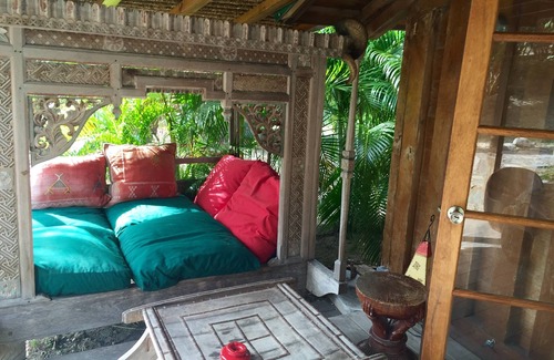 Anse du Gouverneur House | One bedroom cottage located a step away from Saline beach
