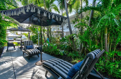 Palm Beach Shores Apartment | one bedroom furnished apartment by beach