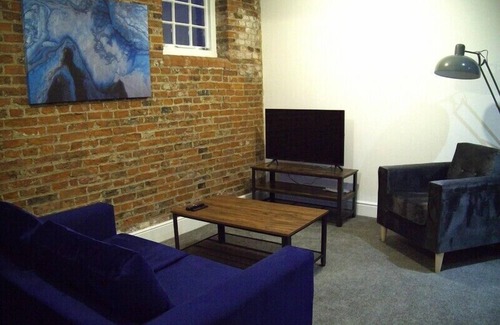 Hull Old Town Apartment | One Bedroom Apt - Old Embassy