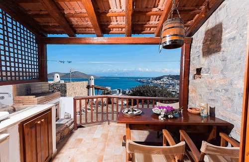 Elounda House | one bedroom house with terrace-split level