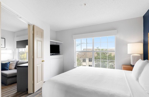 Gateway Apartment | One Bedroom King Suite - Domain Area with a Pool