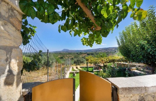 Makhairoi House | One bedroom private house with inner courtyard and big gardens