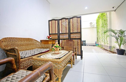 Darmo House | One-Bedroom Residence in Darmo, Surabaya