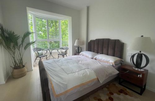 Jing'an Apartment | One Bedroom Suite 401 in Shanghai Downtown