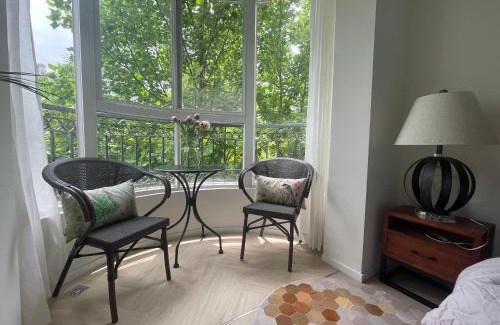 Jing'an Apartment | One Bedroom Suite 401 in Shanghai Downtown
