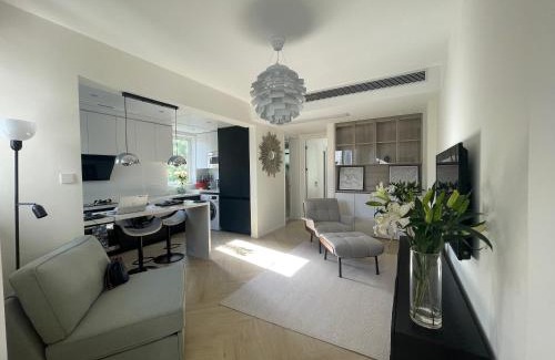 Jing'an Apartment | One Bedroom Suite 401 in Shanghai Downtown