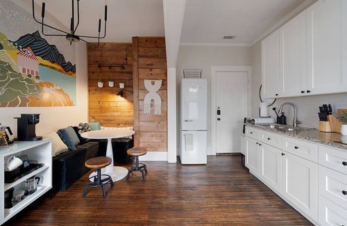 Kessler Apartment | One bedroom urban hideaway right in the middle of bustling Dallas