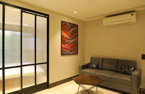 Lajpat Nagar Apartment | One BHK in the heart of South Delhi & Famous Shopping District/Metro Access