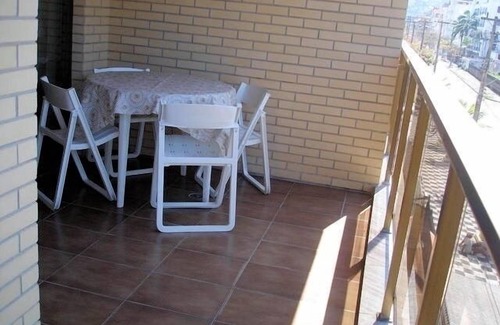 Jardim Vitoria Apartment | One block from the cove beach in Guarujá - 2 suites