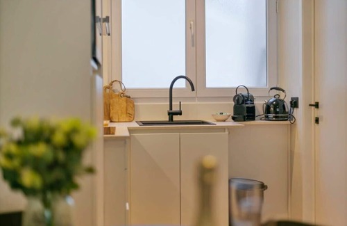 Harmonie Apartment | One-BR Getaway in Antwerp + free parking
