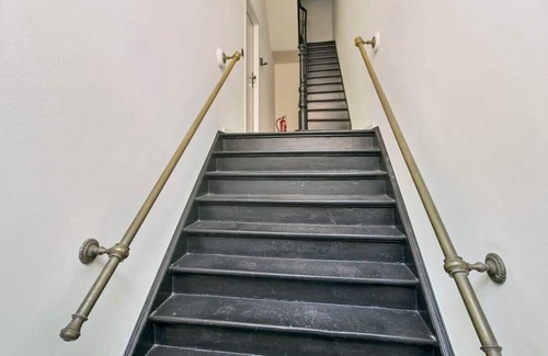 Harmonie Apartment | One-BR Getaway in Antwerp + free parking