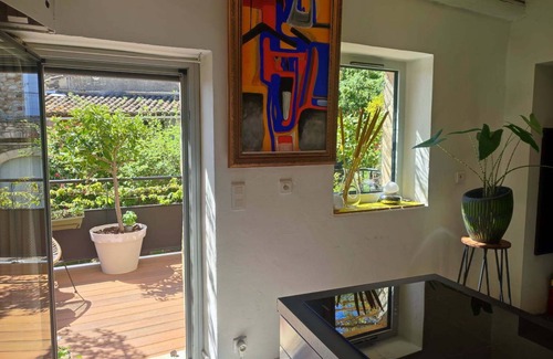 La Capelle-et-Masmolene House | One foot in the forest