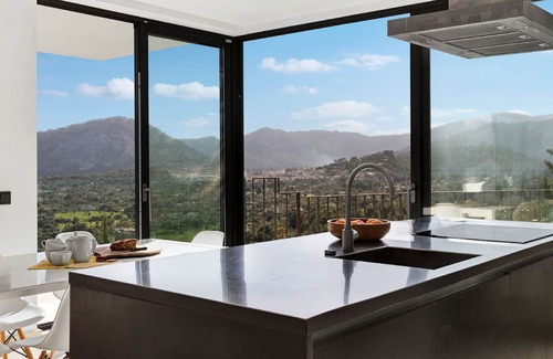 Urbanitzacio la Font Villa | One level family friendly 3 bedroom villa with dramatic views of the Pollensa Area and beyond.