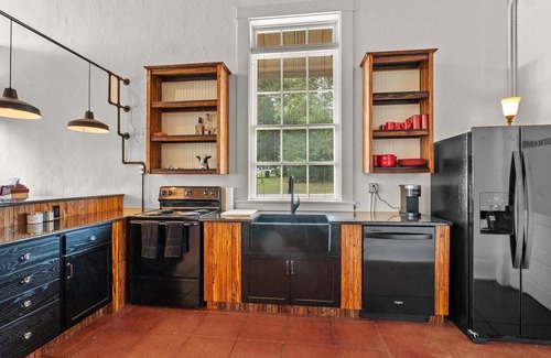 Big Sandy Apartment | One of a kind 2-bedroom studio in downtown Big Sandy