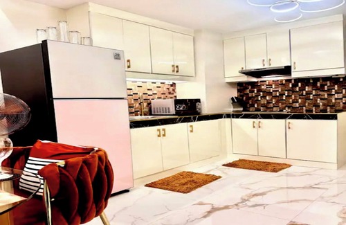 Bago Bantay Condo | One of a Kind Elegance IG-Worthy Suite w/Bathtub & PS5 @ SM North & Ayala Malls