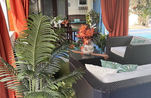 Ealing Park Villa | One of a Kind Insta-Worthy South Coast Villa - Ocean views