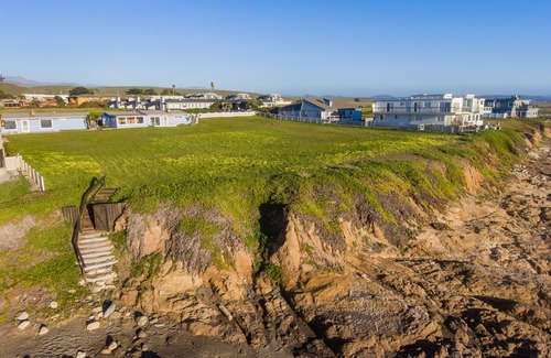 San Simeon Cottage | One of a kind property- An Acre on the Ocean & Classic Beach Cottage