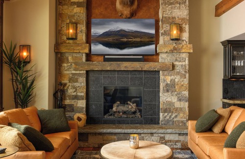 Crested Butte Condo | One-of-a-kind Ski-in/out Mountain Experience! Private HOT TUB!
