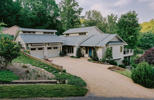 North Shore House | One of the best houses on SML! Great dock, lake toys and tons of space.