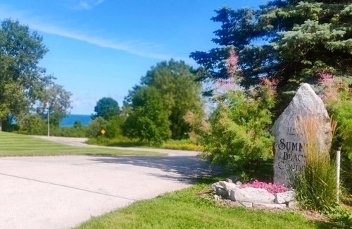 Algoma Condo | One of the best lakefront condos Algoma has to offer!