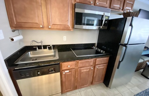 Avalon Condo | One of the best locations on Avalon's South end beach block at Ocean View Condos.