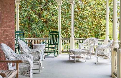 Daniels Hill House | One of These Nights - King Sized Bed - Sleeps 2