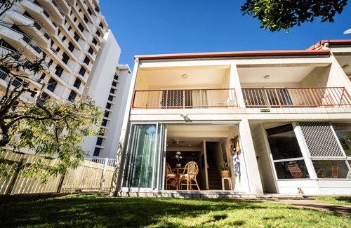 Coolum Beach House | One One - In the Heart of Coolum