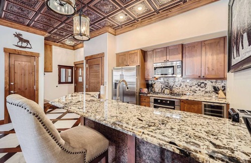 Timber Trail Apartment | One Ski Hill 4BR Slopeside Penthouse Peak 8 Ski-In/Ski-Out Luxury