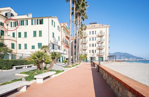 Laigueglia Apartment | One step away from the sand.