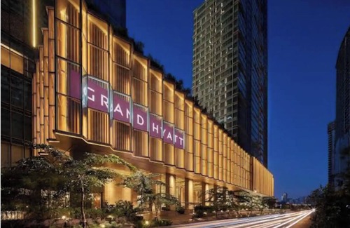 Guadalupe Nuevo Apartment | One Uptown Residence BGC 1BR, Netflix, w/pool use, fast WiFi