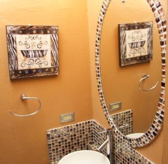 Saint Andrew Apartment | One32 Guesthouse Red Velvet