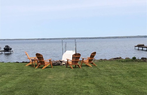 Bridgeport House | Oneida Lake House in Quiet Neighborhood